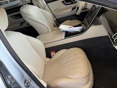Used 2023 Mercedes-Benz S 500 4MATIC image 3