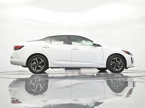 Used 2024 Nissan Sentra SV FWD image 39