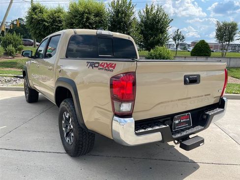 Used 2017 Toyota Tacoma TRD Off-Road w/ Tow Package (A/T) AWD/4WD image 65