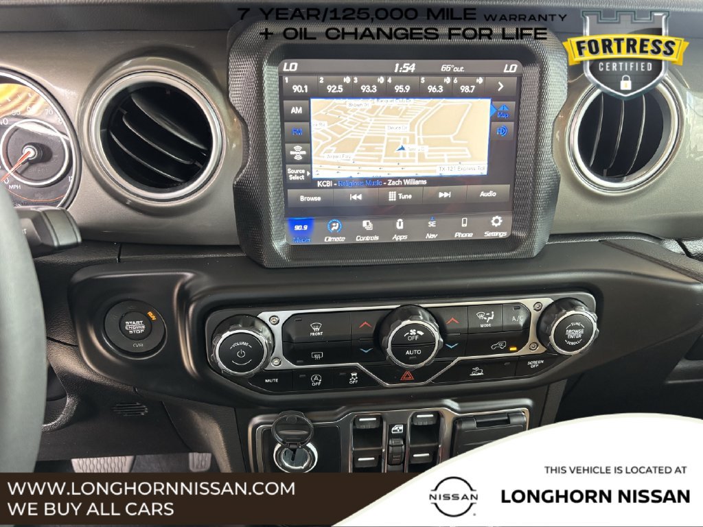 Used 2023 Jeep Wrangler Unlimited Sahara AWD/4WD image 15