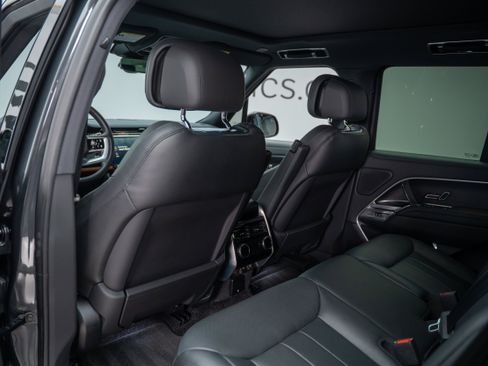 Used 2025 Land Rover Range Rover SE AWD/4WD image 62