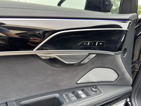 Used 2022 Audi S8 AWD/4WD image 23
