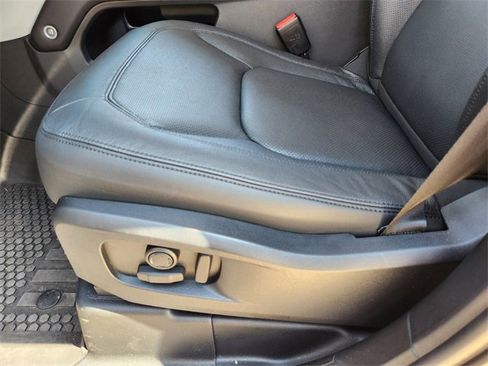 New 2024 Land Rover Defender 110 S image 23