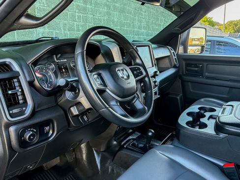 Used 2024 RAM 2500 Tradesman w/ Chrome Appearance Group AWD/4WD image 16