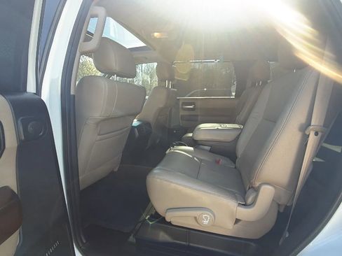Used 2016 Toyota Sequoia Platinum image 28