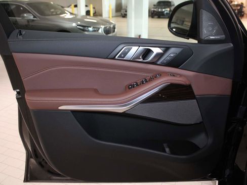 Used 2026 BMW X5 sDrive40i image 10