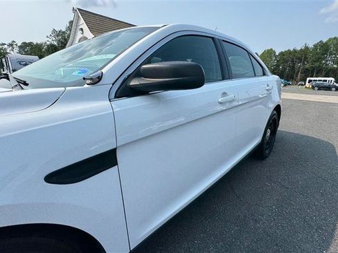 Used 2018 Ford Taurus Police Interceptor AWD image 11