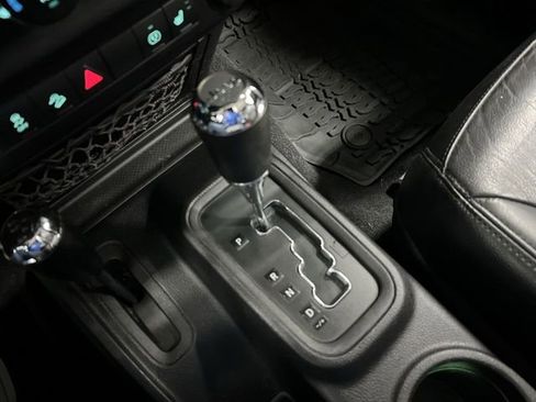 Used 2016 Jeep Wrangler Sahara AWD/4WD image 14