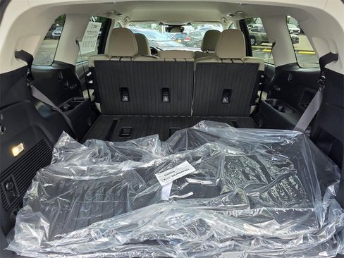 Certified 2025 Subaru Ascent Premium image 14