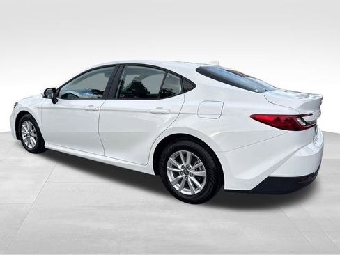 Used 2025 Toyota Camry LE FWD image 3