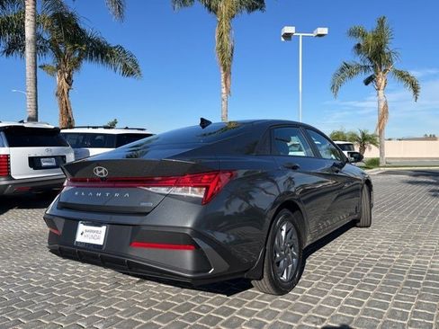 New 2026 Hyundai Elantra Blue image 4