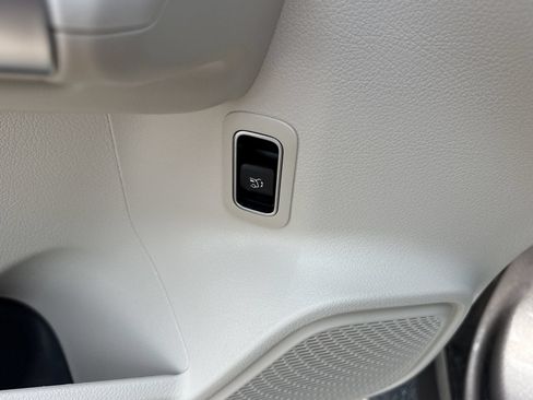 Certified 2022 Mercedes-Benz GLB 250 image 41