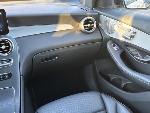 Used 2021 Mercedes-Benz GLC 300 image 23