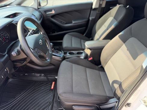Used 2017 Kia Forte LX FWD image 10