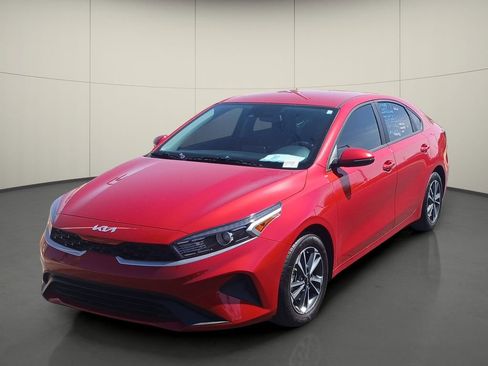 Used 2024 Kia Forte LXS w/ LXS Technology Package FWD image 3