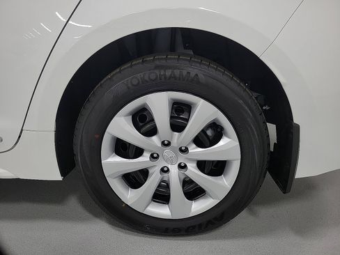 Certified 2026 Toyota Corolla LE AWD/4WD image 8