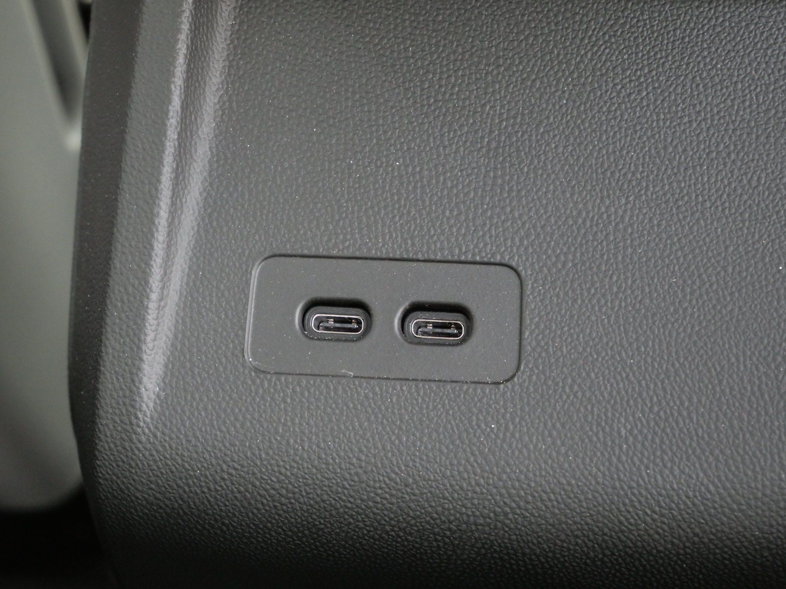 Used 2026 Cadillac Lyriq Luxury w/ LPO, Floor Liner Package AWD/4WD image 7