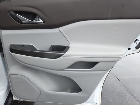 Certified 2023 GMC Acadia SLT w/ Technology Package image 31