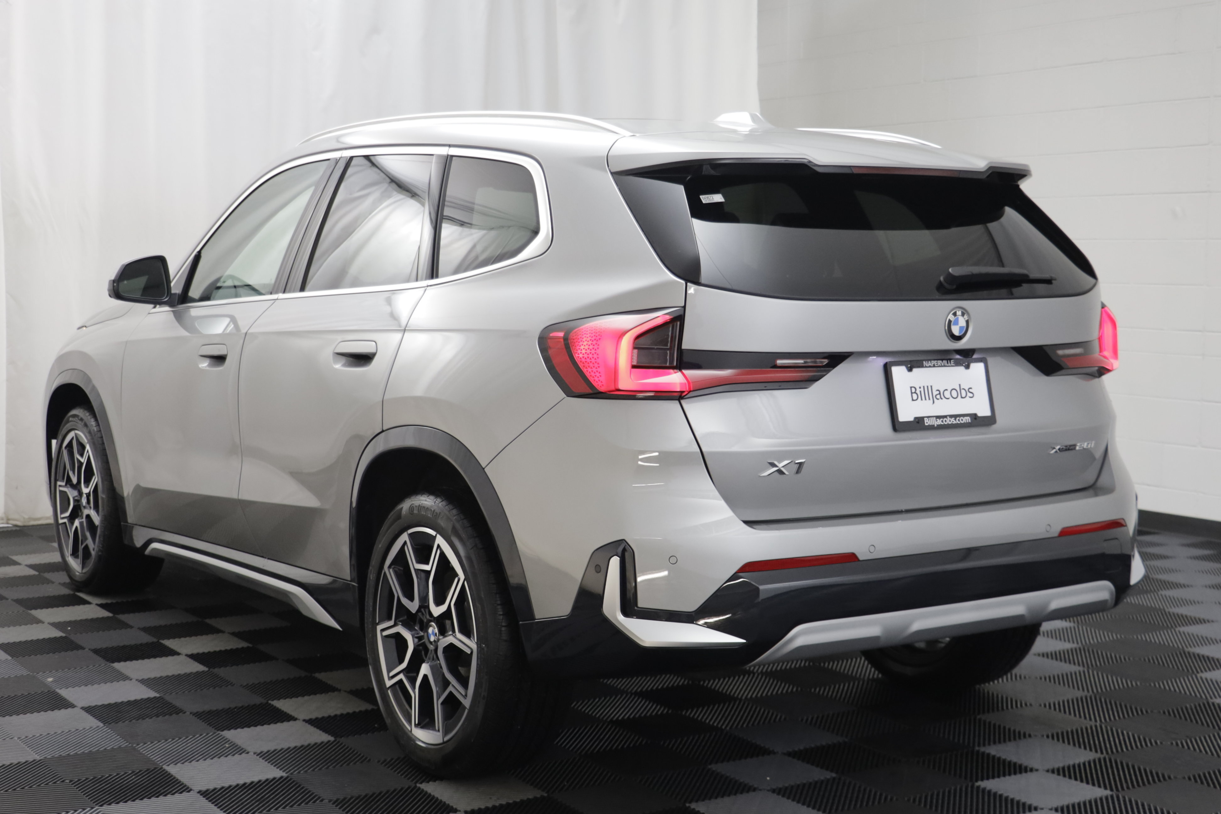 New 2027 BMW X1 xDrive28i AWD/4WD image 15