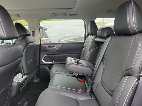 New 2026 INFINITI QX80 Luxe image 9