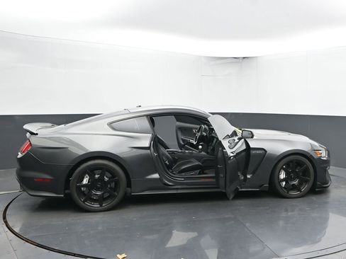 Used 2017 Ford Mustang Shelby GT350 image 56