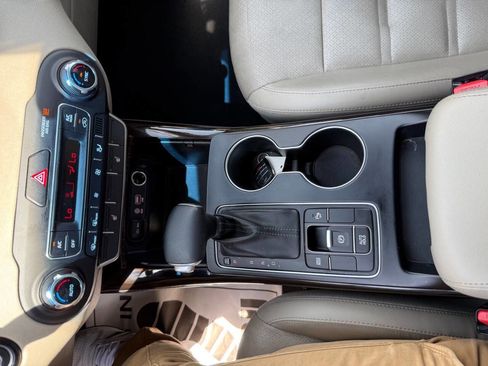 Used 2019 Kia Sorento EX FWD image 24