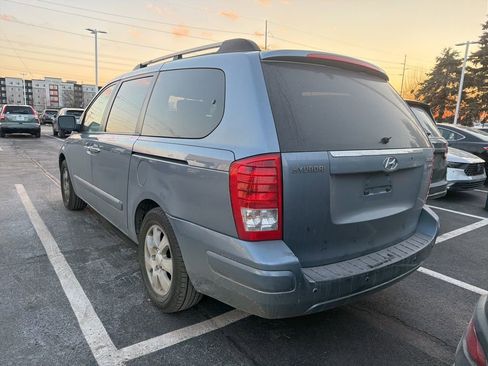 Used 2007 Hyundai Entourage GLS image 2