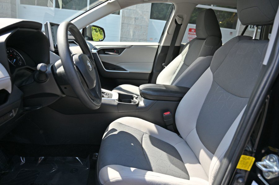 Used 2019 Toyota RAV4 XLE AWD/4WD image 16