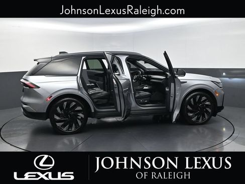 Used 2024 Lincoln Nautilus Reserve w/ Equipment Group 202A AWD/4WD image 28