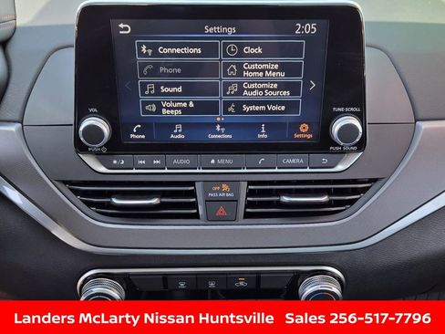 Used 2025 Nissan Altima 2.5 SR image 18