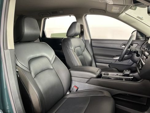 Certified 2025 Nissan Pathfinder SL w/ Cargo Package AWD/4WD image 26