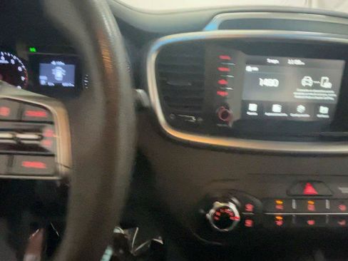 Used 2019 Kia Sorento AWD image 37
