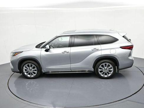 Used 2023 Toyota Highlander Limited AWD/4WD image 29