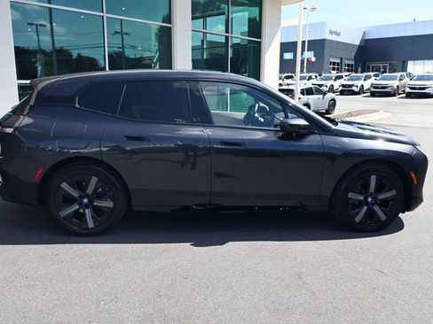 Used 2024 BMW iX xDrive50 w/ Sport Package AWD/4WD image 9