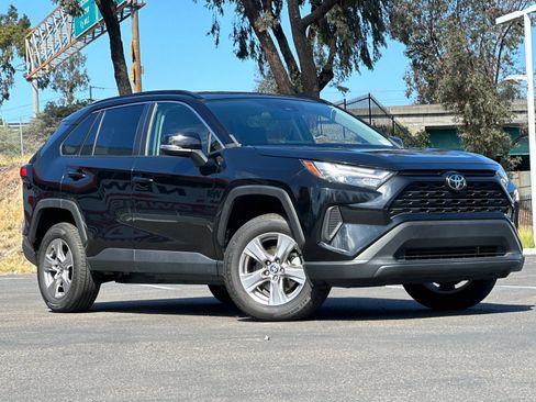 Used 2023 Toyota RAV4 XLE image 8