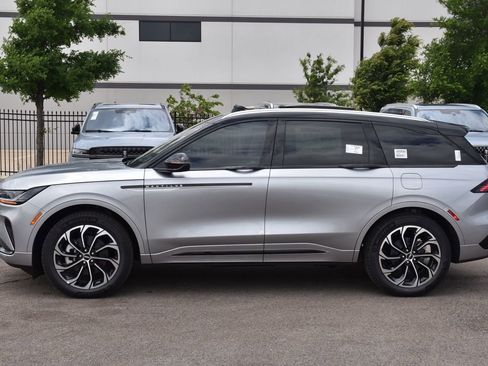 New 2026 Lincoln Nautilus Reserve AWD/4WD image 18