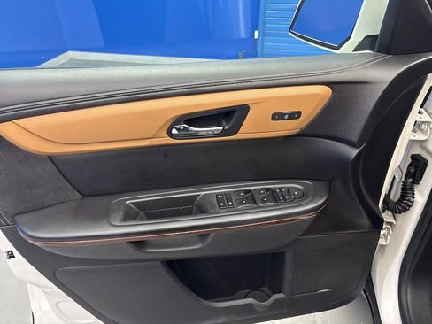 Used 2014 Chevrolet Traverse LTZ image 10