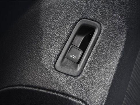 New 2026 Volkswagen Atlas Cross Sport SEL Premium R-Line image 9