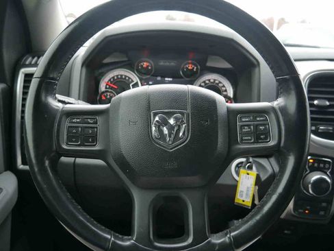 Used 2018 RAM 1500 SLT image 38