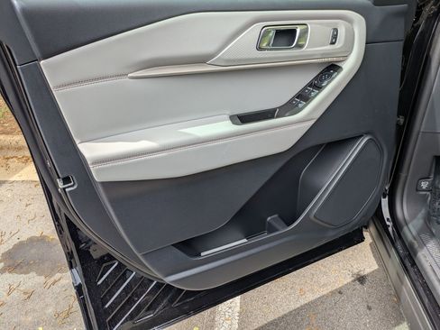 New 2026 Ford Explorer Active image 9