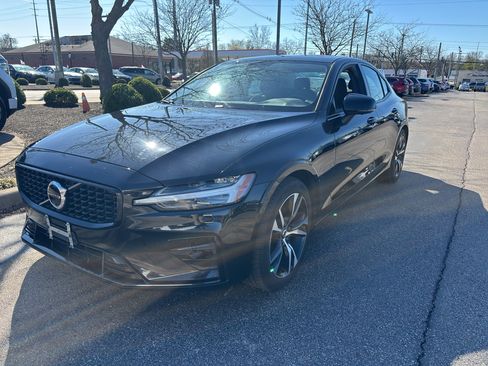 Used 2024 Volvo S60 B5 Plus image 3