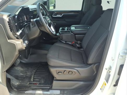 Used 2025 GMC Sierra 2500 SLE w/ SLE Value Package; AWD/4WD image 11