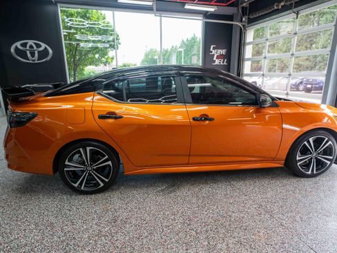 Used 2021 Nissan Sentra SR w/ SR Premium Package FWD image 4