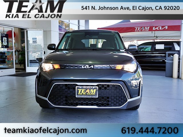 Certified 2025 Kia Soul LX w/ LX Technology Package FWD image 4