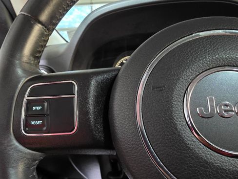 Used 2016 Jeep Patriot High Altitude AWD/4WD image 28