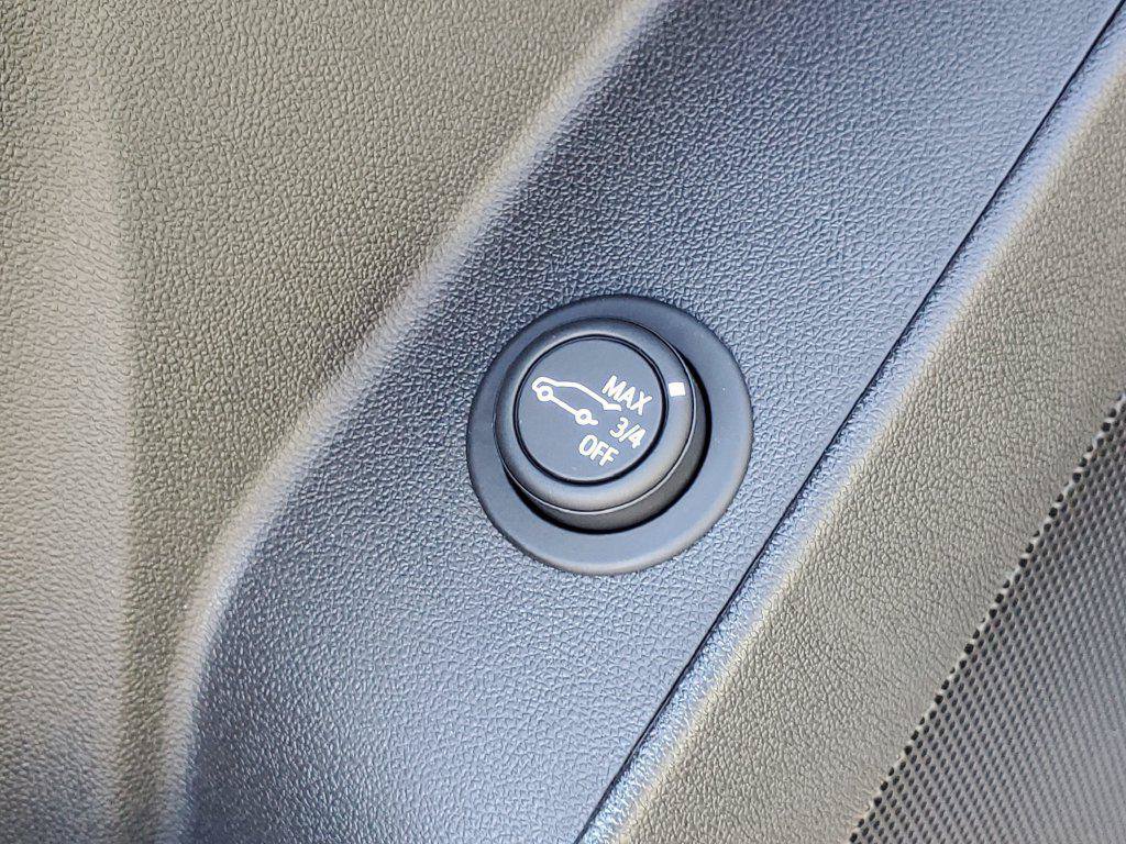 Used 2024 Chevrolet Equinox LT FWD image 22