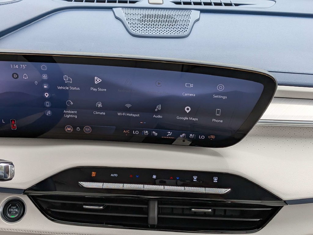Used 2025 Buick Enclave Avenir AWD/4WD image 18