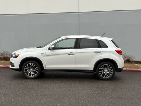 Used 2016 Mitsubishi Outlander Sport ES image 3