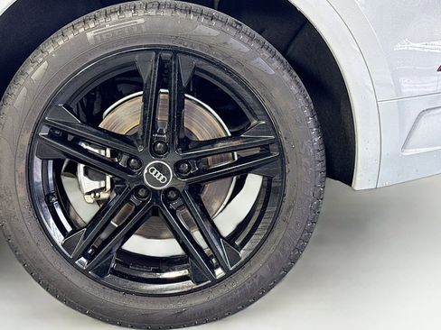 Used 2023 Audi Q5 e Premium image 30