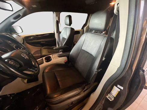 Used 2019 Dodge Grand Caravan SXT FWD image 20